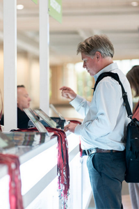 Attendee Registering for Annual Meeting